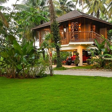 Villa Woods & Palms Pollāchi Eksteriør billede